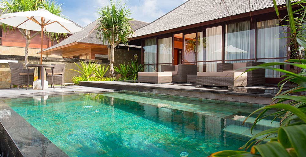 Villa Bayu Gita - Beachfront - Master suite one plunge pool